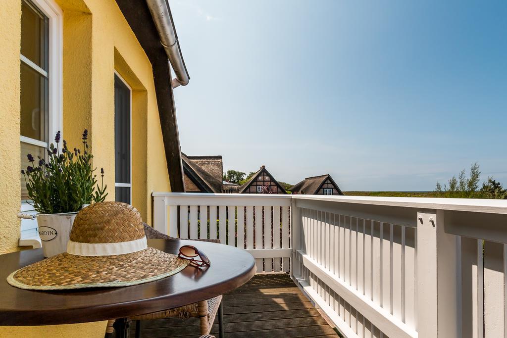Haus Nordlicht Hotel Ahrenshoop Exterior foto